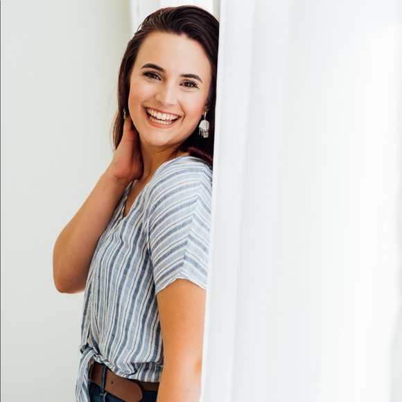 Profile Picture of Raye Bednorz (@_juliaraye_) on Poshmark