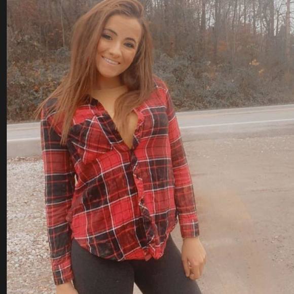 Profile Picture of Bridey Cramlet (@brideylaynee) on Poshmark