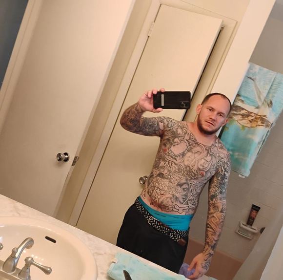 Profile Picture of Jeff Daniels (@jeff_d69g) on Poshmark