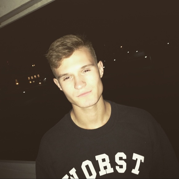 Profile Picture of Andrei Nesbit (@andreinesbit) on Poshmark