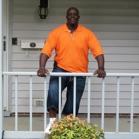 Profile Picture of Nate Green (@nategreen20) on Poshmark