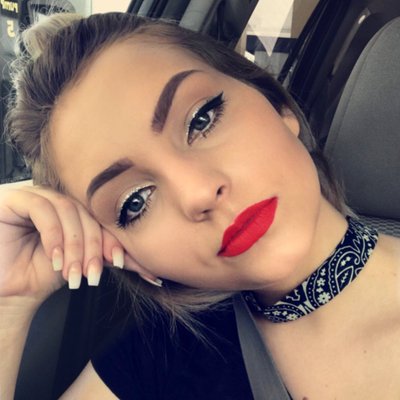 Profile Picture of Abby Larsen (@AbbyLarsen6) on Twitter