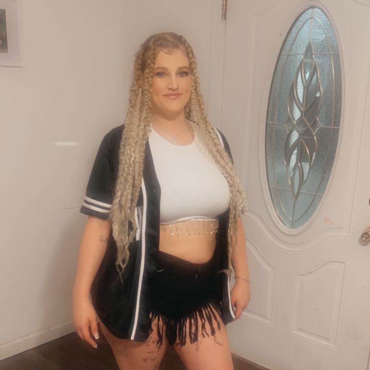 Profile Picture of Angela Herrin (@@angelb_2001) on Tiktok