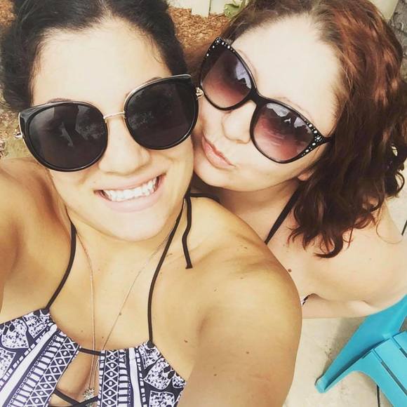 Ariana Karwick - Poshmark Profile Picture of Ariana Karwick (@arianak89) on Poshmark