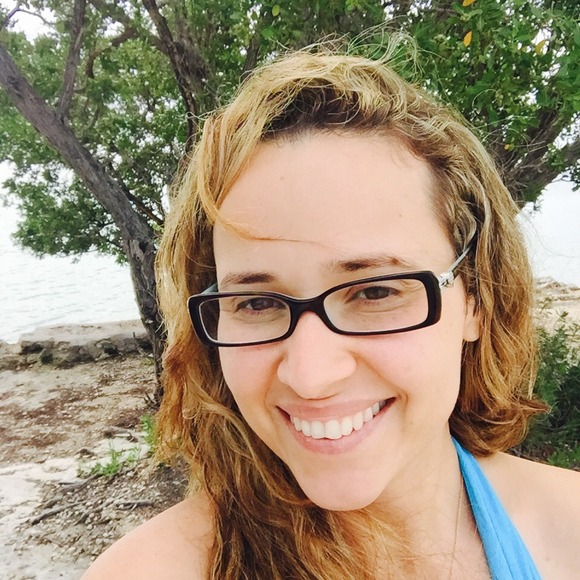 Profile Picture of Luana Zoppi (@zoppi) on Poshmark