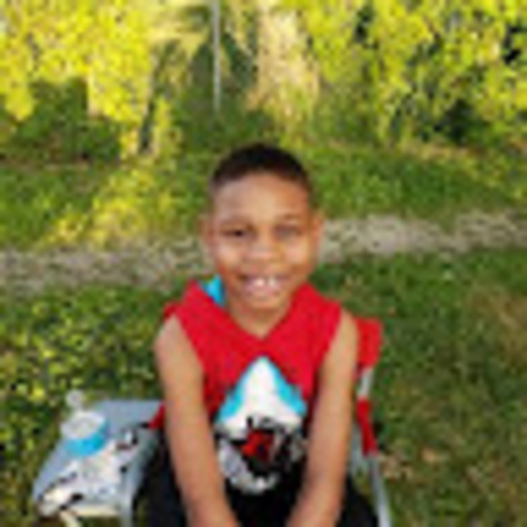 Profile Picture of Aj Thompson (@nechals79) on Poshmark