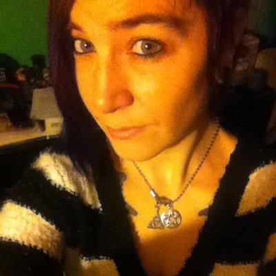 Profile Picture of Vicki Tudor (@lilmizzmouse) on Twitter