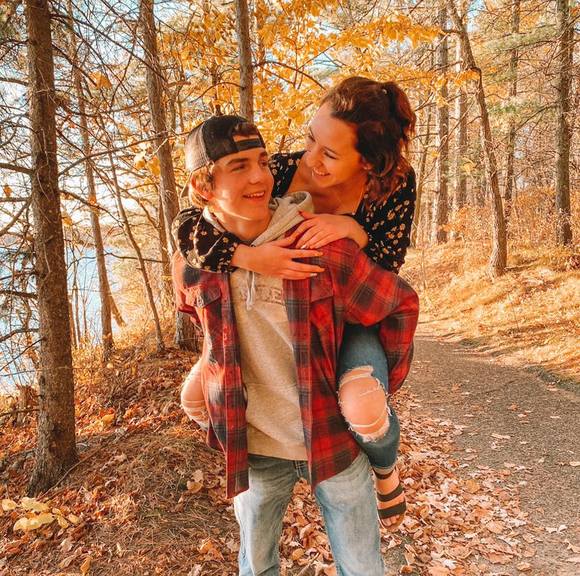 Profile Picture of Abbie Clague (@abbiec17) on Poshmark