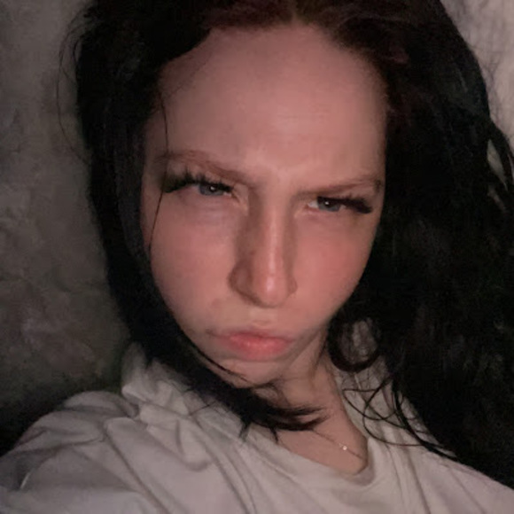 Profile Picture of Natalie Bednorz (@nataliebednorz) on Poshmark