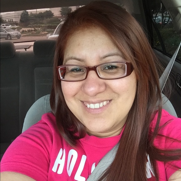 Profile Picture of Clementina Garcia (@clemegarcia) on Poshmark
