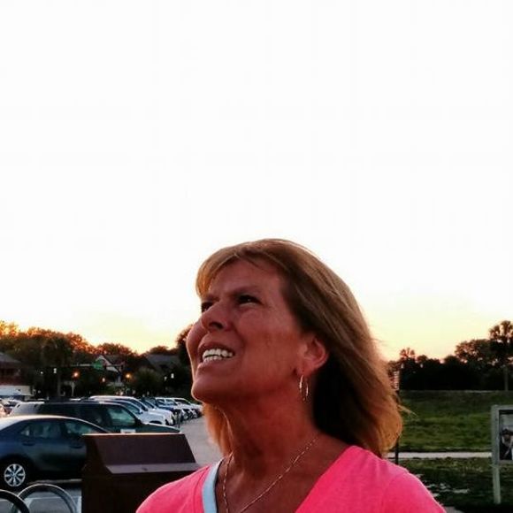 Profile Picture of Robin Grey (@rgrey712) on Poshmark