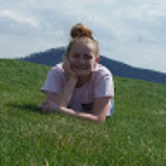 Profile Picture of Morgan Kunkel (@morgkunk00) on Poshmark