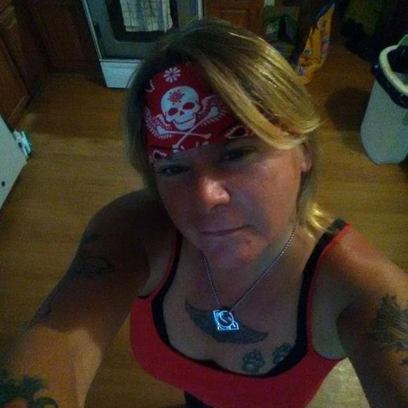 Profile Picture of Rebelgirl Giger (@rebelgirlgiger) on Poshmark