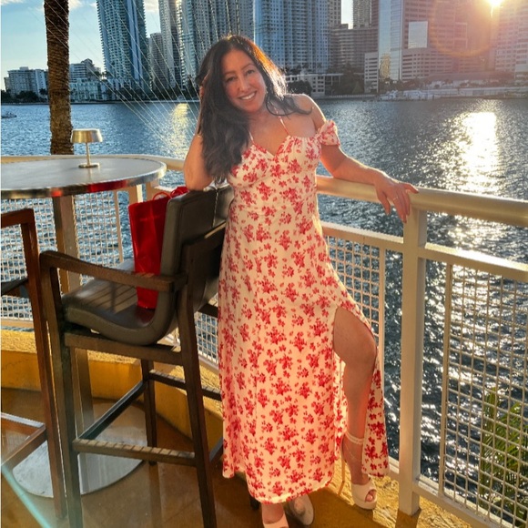 Profile Picture of Camille Caifano (@mscammi) on Poshmark
