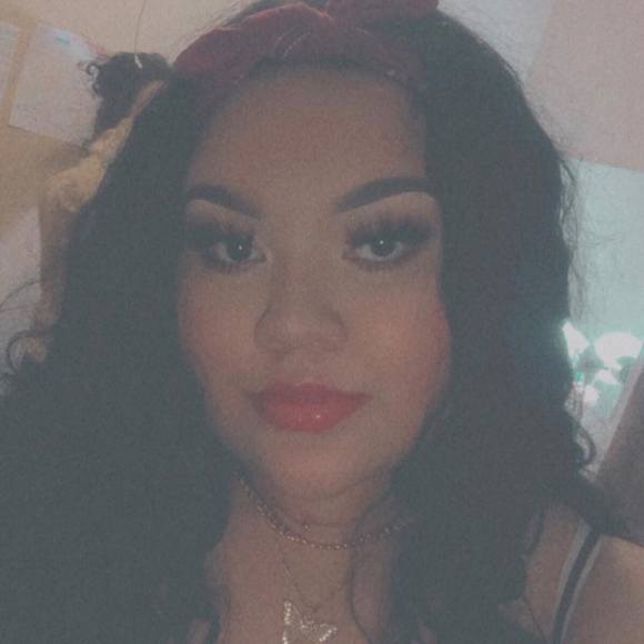 Profile Picture of Jocelyn Cruz (@yoselin_05) on Poshmark