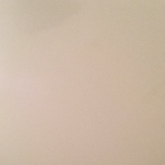 Profile Picture of Amaia Limonius (@amaialimonius) on Poshmark