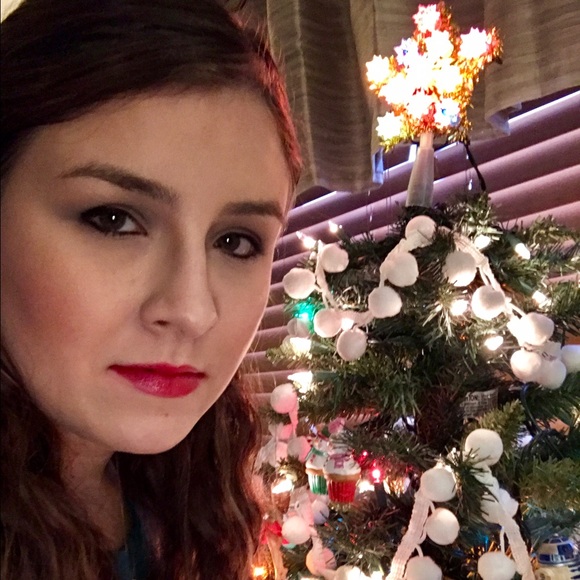 Profile Picture of Amanda Collado (@mcac26) on Poshmark