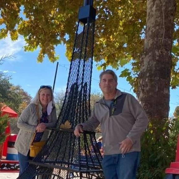 Profile Picture of Debbie Callihan-dingle (@debbiecallihan) on Poshmark