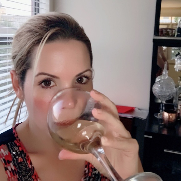 Profile Picture of Yeney Gagnard (@luke0507) on Poshmark