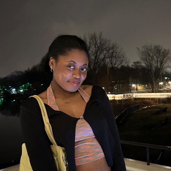 Profile Picture of Ebun Adebonojo (@ebunadebonojo) on Poshmark