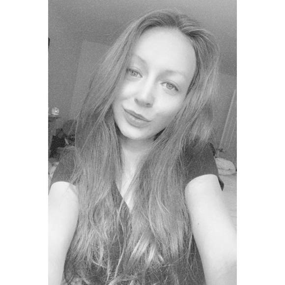 Profile Picture of Alexis Anastasio (@alexisanastasio) on Poshmark