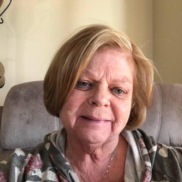 Profile Picture of Sharon Petriello (@sapnjrp) on Poshmark