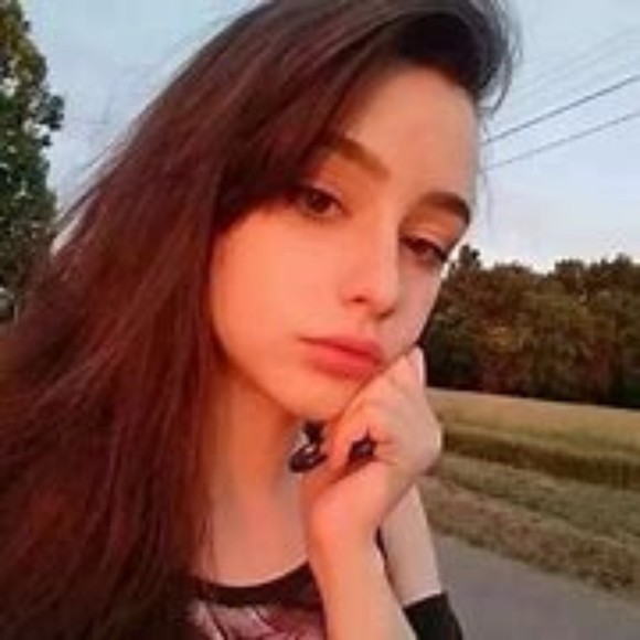 Profile Picture of Mber Barnby (@josejrnachele86) on Poshmark