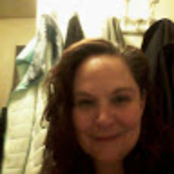 Profile Picture of Shannon Daley (@shannondaley383) on Poshmark