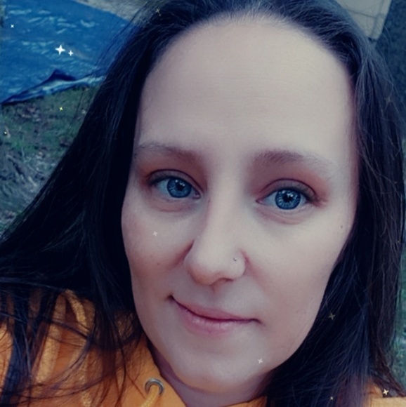 Profile Picture of Jessica Kirby (@kirbyj786) on Poshmark