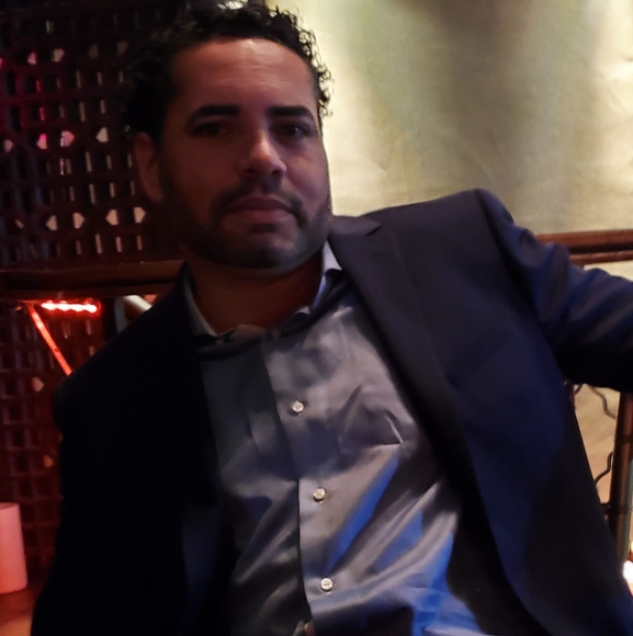 Profile Picture of Michael Perez (@michaelp163) on Poshmark