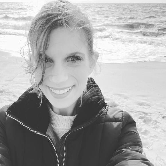 Profile Picture of Jacqueline-marie Wozniak (@j_wozniak) on Poshmark