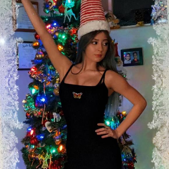 Profile Picture of Cheyenne Lacefield (@cheyennelacefie) on Poshmark