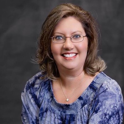 Profile Picture of Suzanne Jones Clay (@SuzieJonesClay) on Twitter