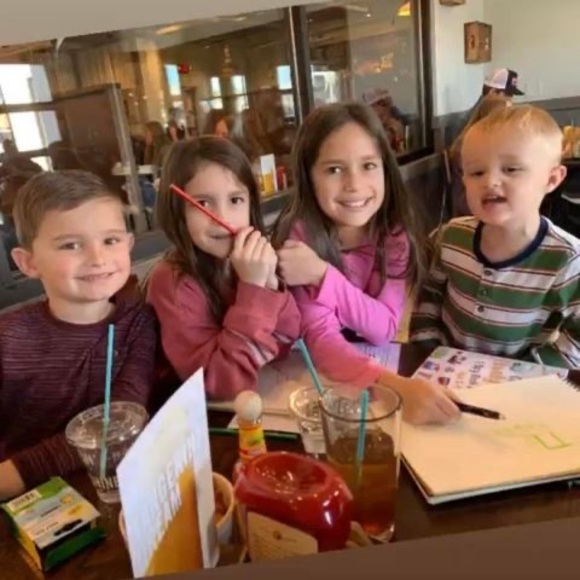 Profile Picture of Audrey Farrell (@audreyfarrel426) on Poshmark