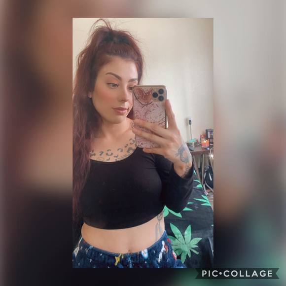 Profile Picture of Crystal Loza (@rogerarciga9294) on Poshmark