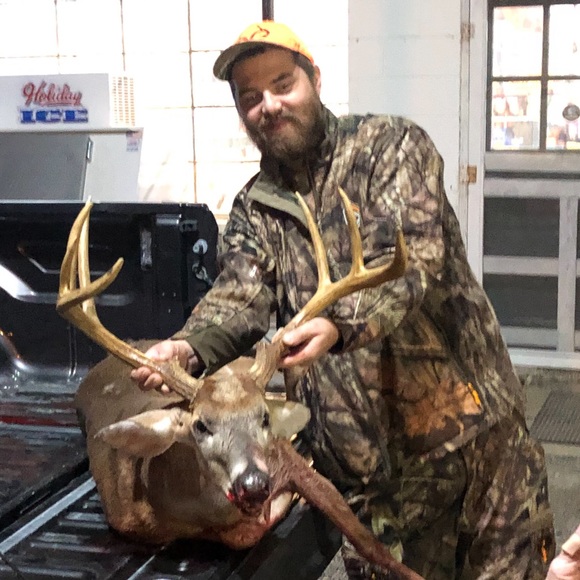 Profile Picture of Thomas Heimbuch (@tyssolara) on Poshmark