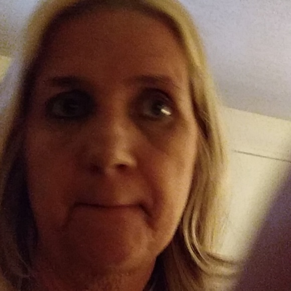 Profile Picture of Janet Hale (@janethale1) on Poshmark