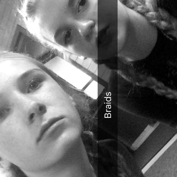 Ashley Thiede - Poshmark Profile Picture of Ashley Thiede (@ashpt) on Poshmark