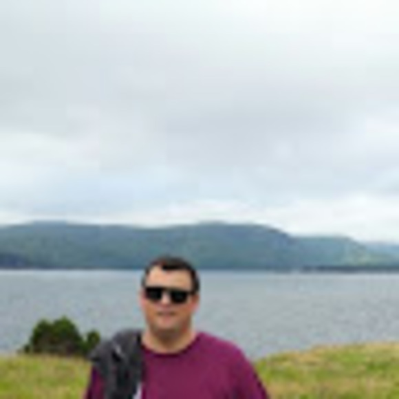 Profile Picture of Brent Dyer (@brentmdyer) on Poshmark