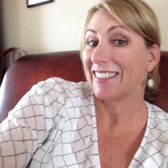 Profile Picture of Tammie Mansuy (@tammiemansuy) on Poshmark