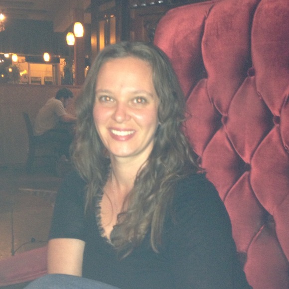 Profile Picture of Andi Cook (@andibdandi) on Poshmark