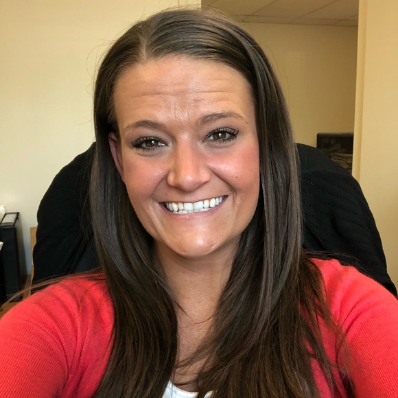 Profile Picture of Lisa Fauser (@xxcrazylisaxx) on Poshmark