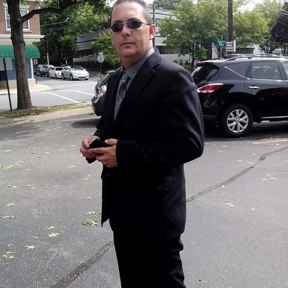 Profile Picture of Sean Keiderling (@shawntammy12) on Poshmark