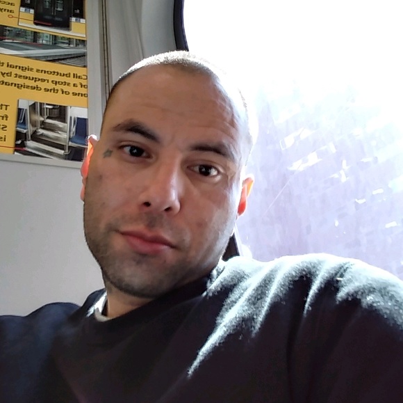 Profile Picture of Tony Nabejar (@tonynabejar) on Poshmark