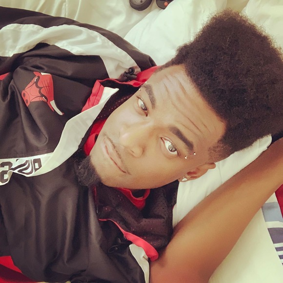 Dooley Tooley - Poshmark Profile Picture of Dooley Tooley (@dooley_tooley) on Poshmark