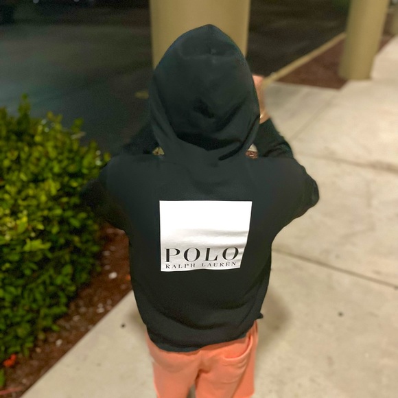 Profile Picture of Tyler Spence (@blurryyt) on Poshmark