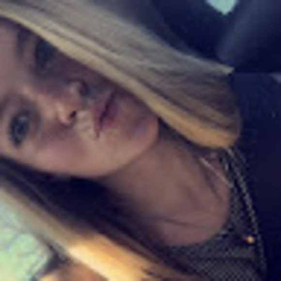 Profile Picture of Jacobie Mooney (@jacobiemooney) on Poshmark