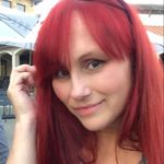 Profile Picture of Amy Franks (@aprylskyes) on Instagram
