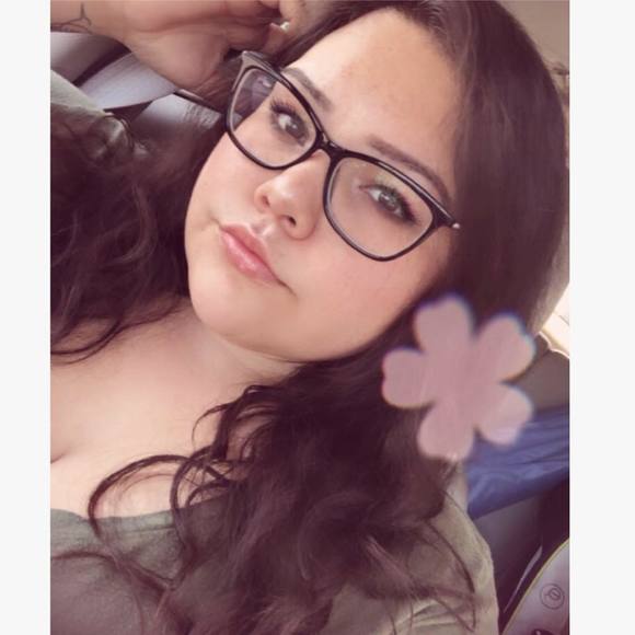 Profile Picture of Veronica Rodriguez (@veronicavirgo) on Poshmark