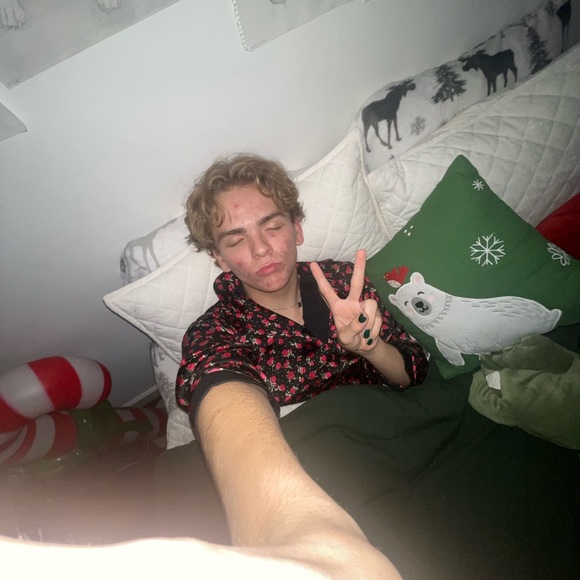 Profile Picture of Alexander Rackley (@alexanderrackle) on Poshmark